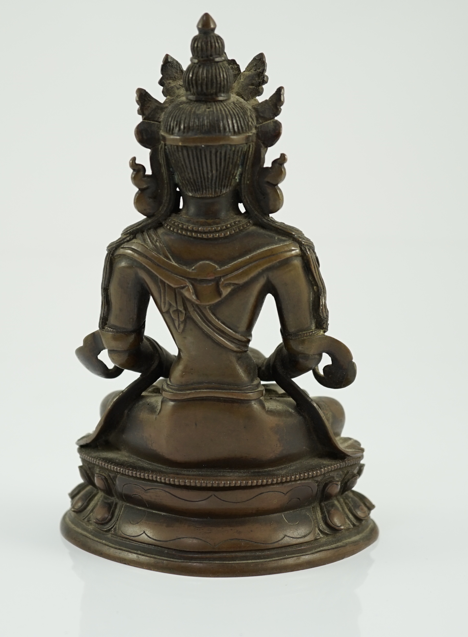 A Tibetan bronze figure of Amitayus, 18th/19th century